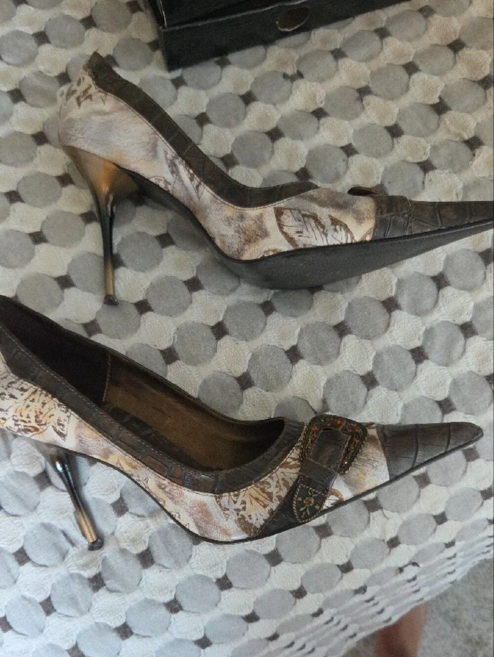 Luichiny Brown Two-Tone Pointed Toe Buckle Pumps